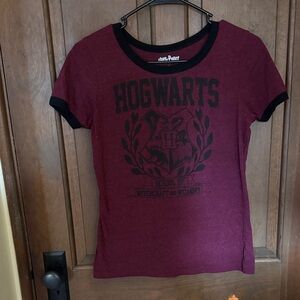 Harry Potter Burgundy Hogwarts Women's Short Sleeve Tee